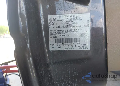 2005 Ford F-150 Lariat/Xl/Xlt z USA, uszkodzony, nr VIN 1FTPX12505NB17676